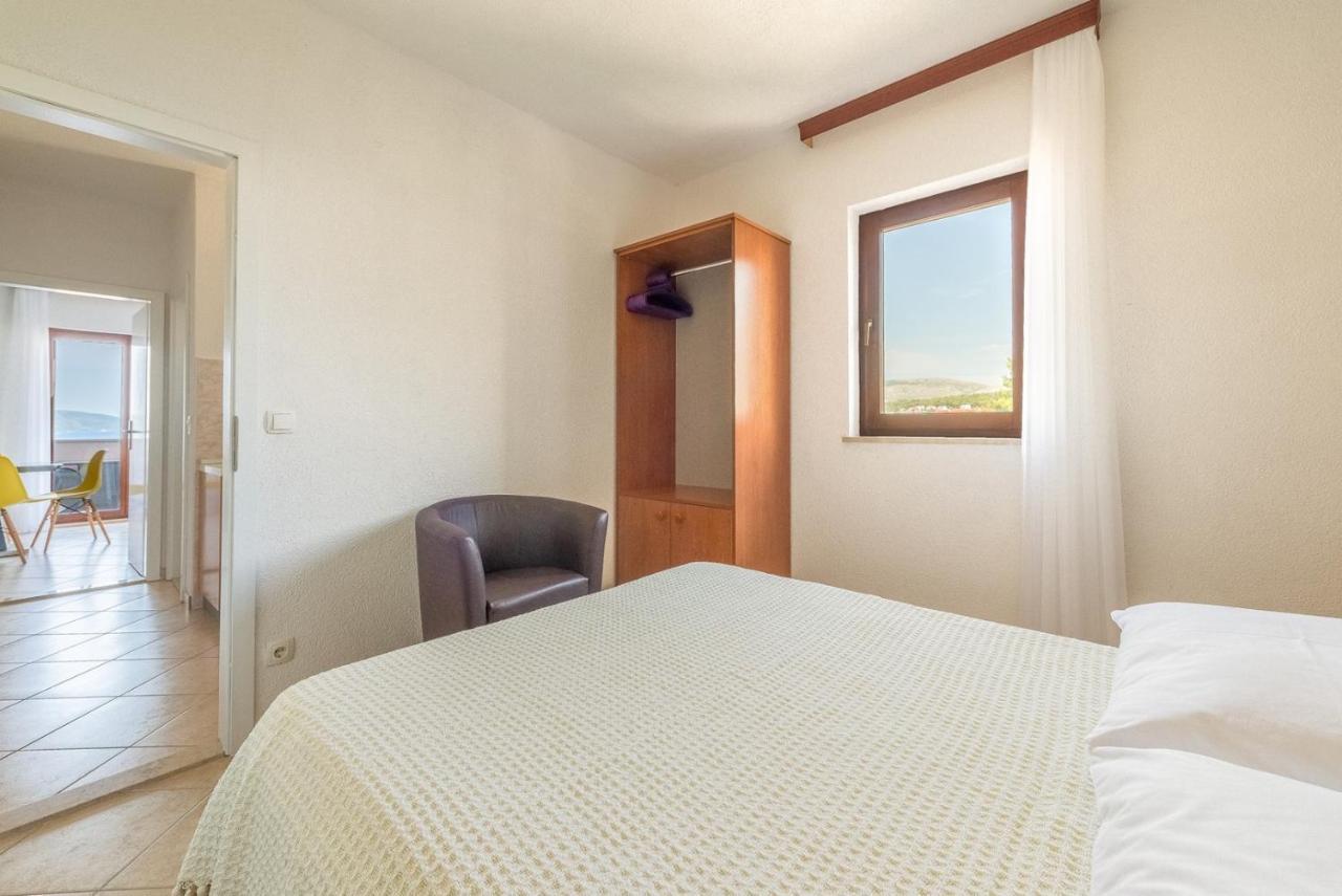 Apartments Ivana-Mira オクルグ・ゴルニ エクステリア 写真