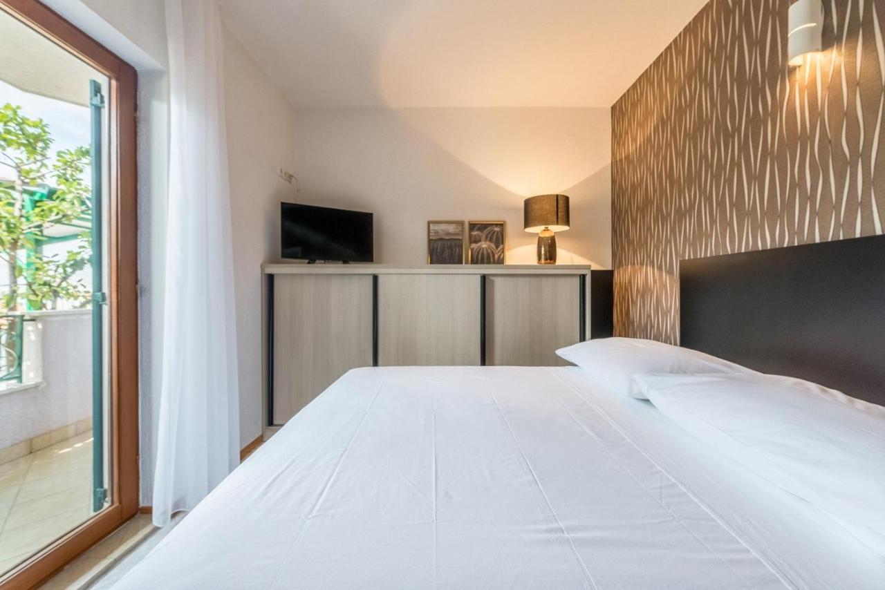 Apartments Ivana-Mira オクルグ・ゴルニ エクステリア 写真
