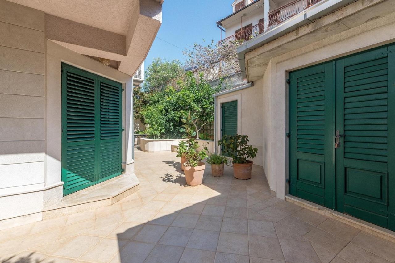 Apartments Ivana-Mira オクルグ・ゴルニ エクステリア 写真