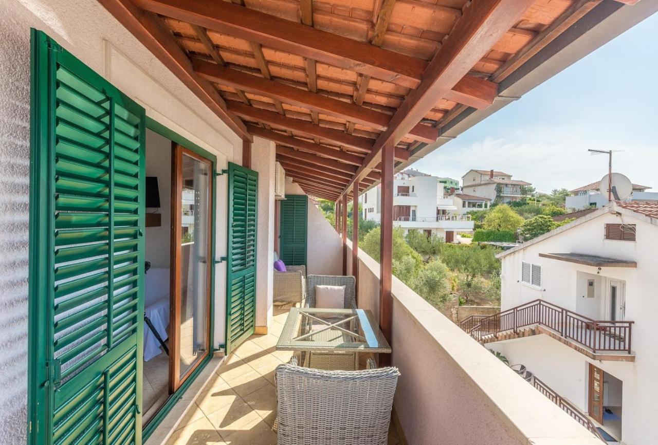 Apartments Ivana-Mira オクルグ・ゴルニ エクステリア 写真