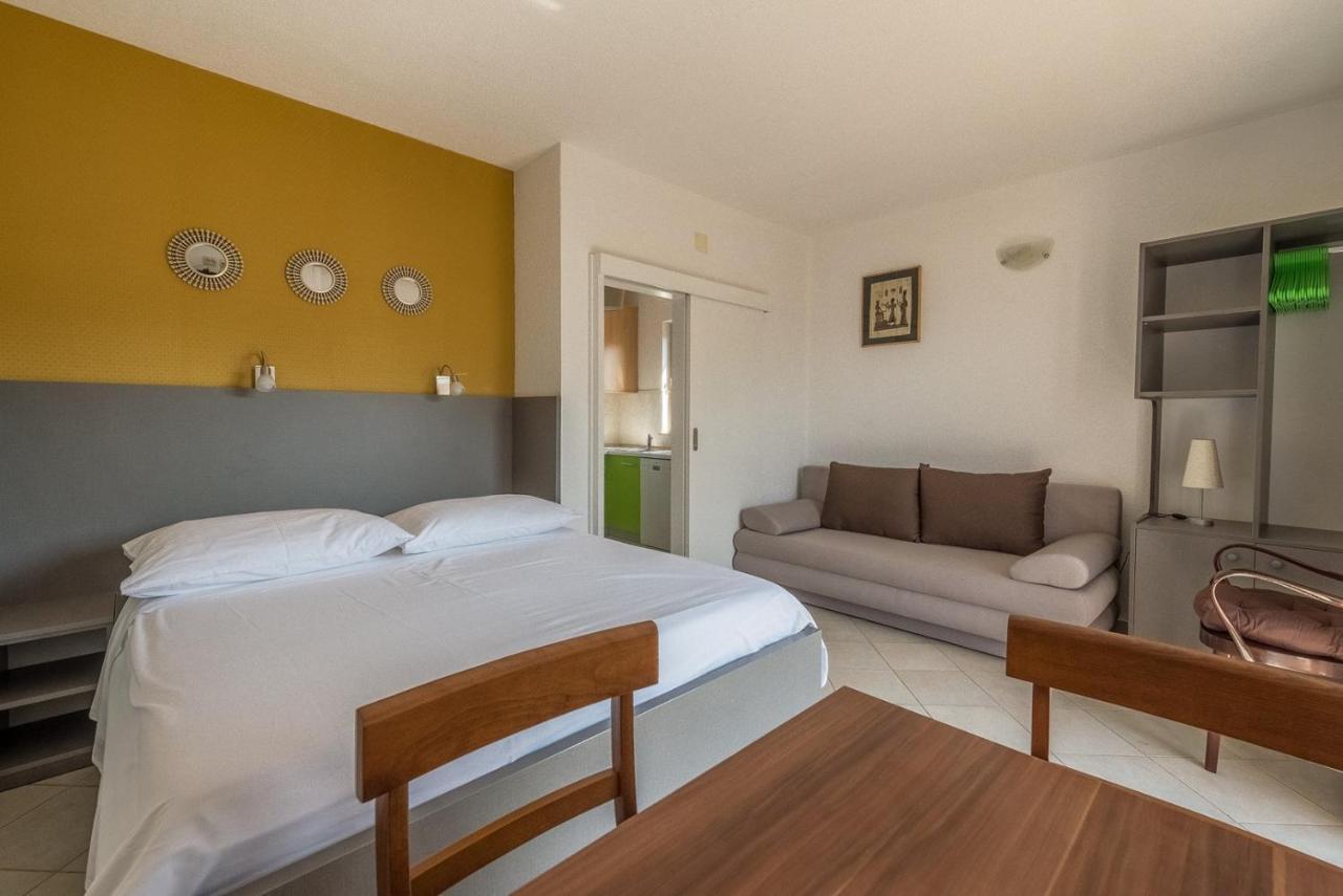 Apartments Ivana-Mira オクルグ・ゴルニ エクステリア 写真