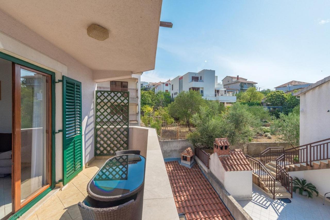 Apartments Ivana-Mira オクルグ・ゴルニ エクステリア 写真
