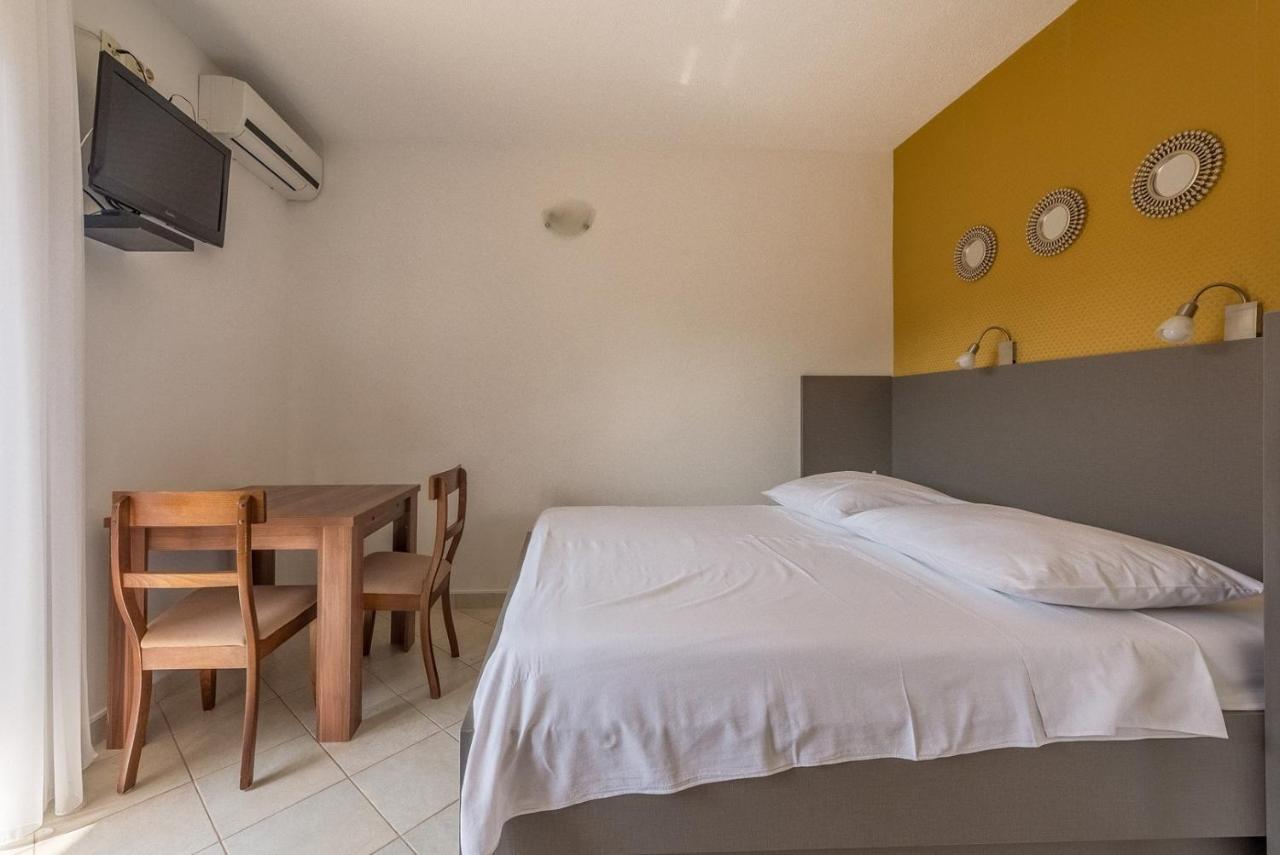 Apartments Ivana-Mira オクルグ・ゴルニ エクステリア 写真