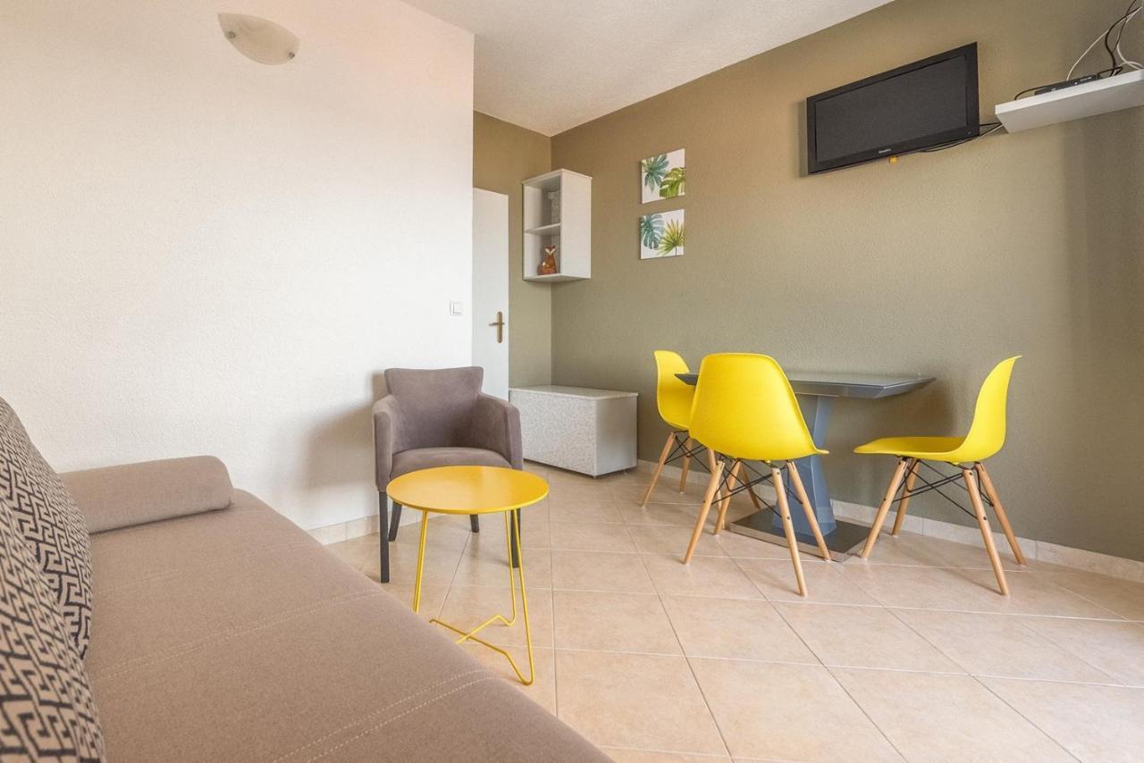 Apartments Ivana-Mira オクルグ・ゴルニ エクステリア 写真