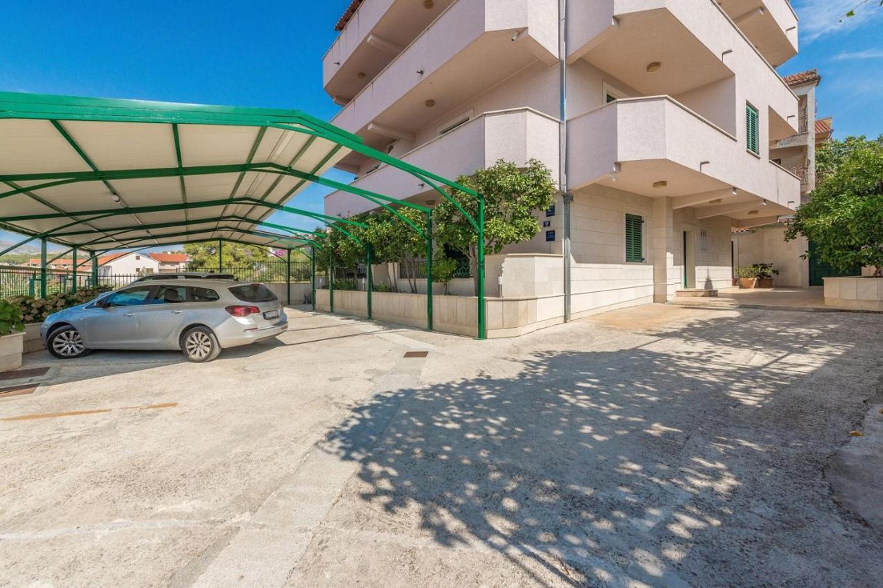 Apartments Ivana-Mira オクルグ・ゴルニ エクステリア 写真