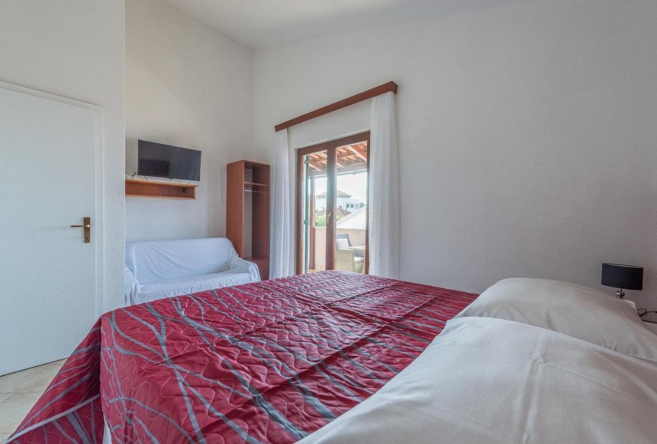 Apartments Ivana-Mira オクルグ・ゴルニ エクステリア 写真